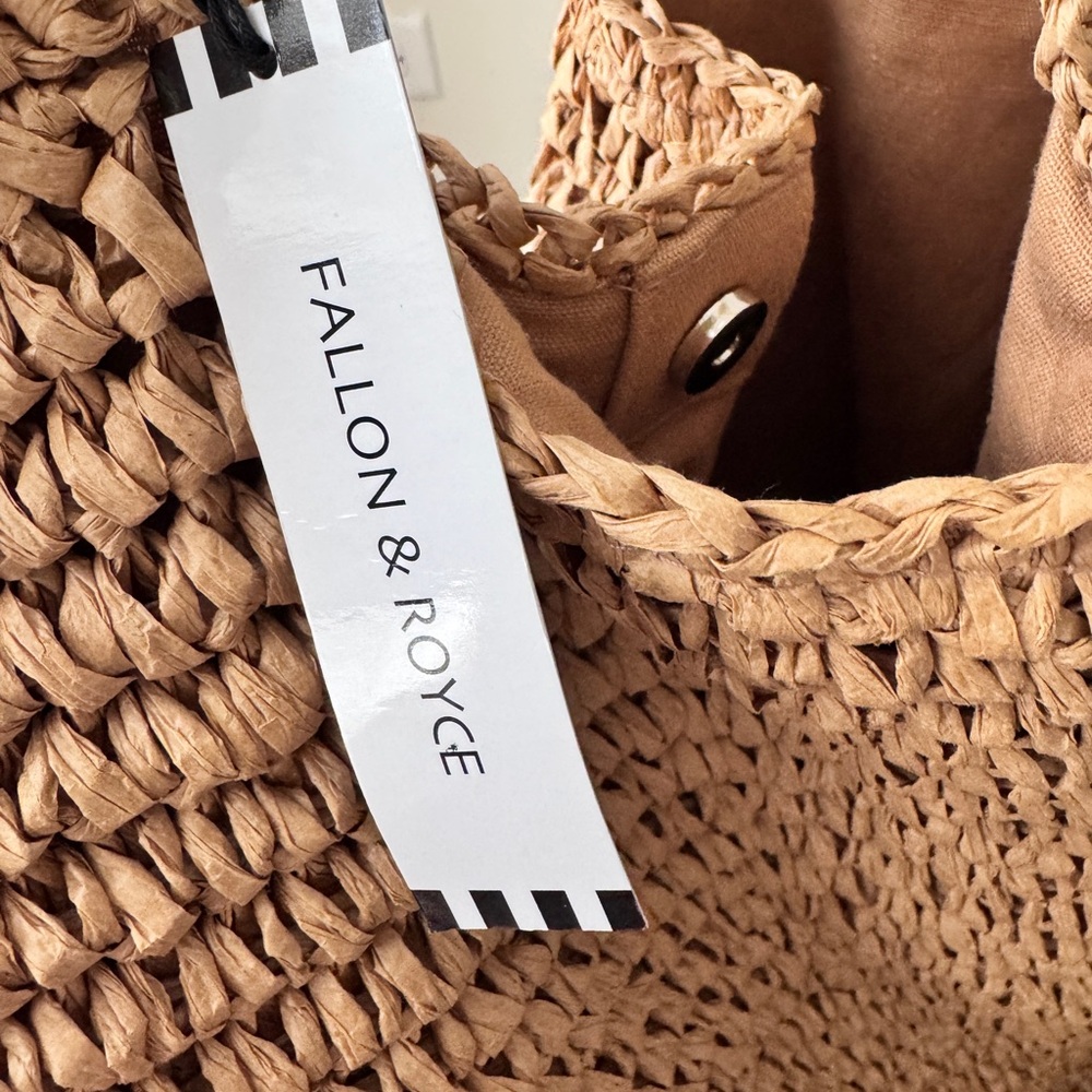 Fallon & Royce MEL Straw Tote - Picture 4 of 4